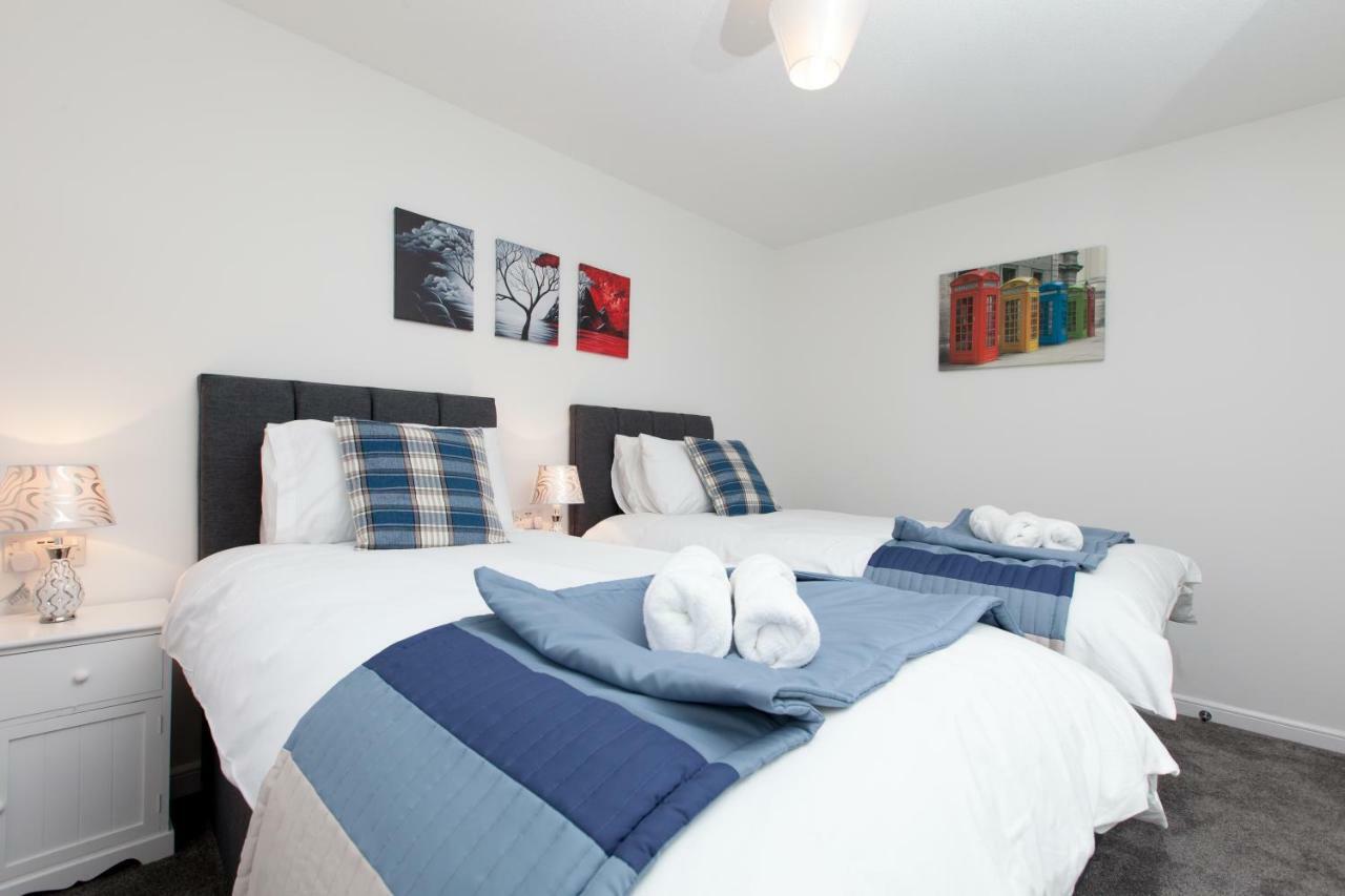 Prime Commuter Executive Apartment ดันเฟิร์มลิน ภายนอก รูปภาพ