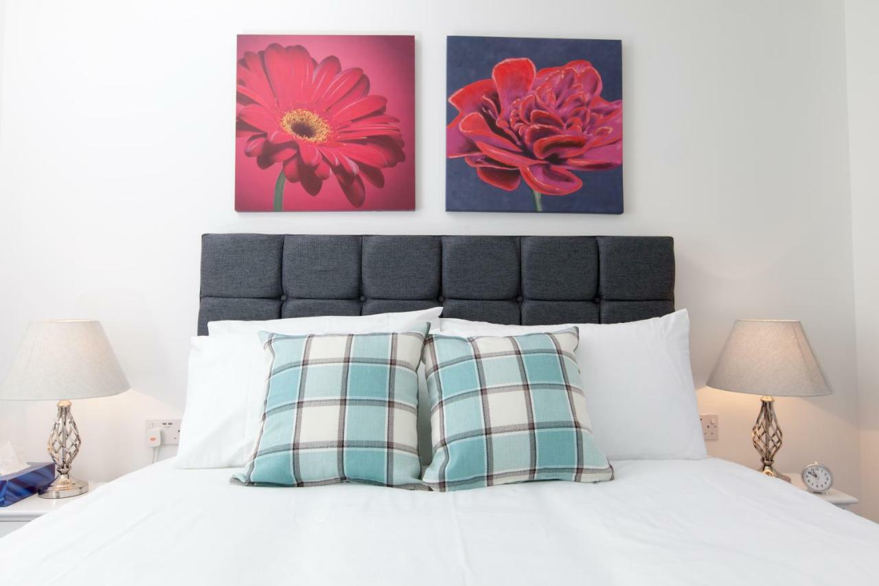 Prime Commuter Executive Apartment ดันเฟิร์มลิน ภายนอก รูปภาพ