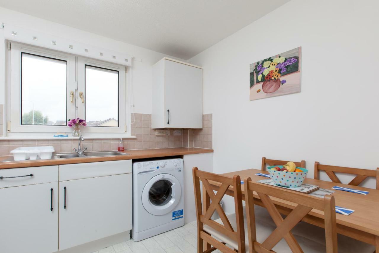 Prime Commuter Executive Apartment ดันเฟิร์มลิน ภายนอก รูปภาพ